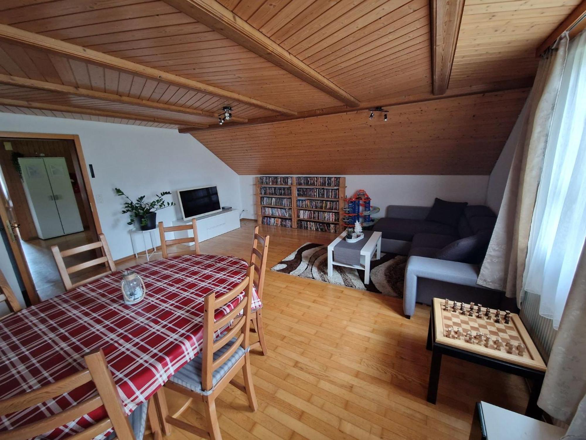 Schoene 3 1/2 Zimmer Wohnung In Der Zentralschweiz Menznau Exterior foto