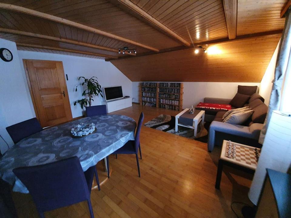 Schoene 3 1/2 Zimmer Wohnung In Der Zentralschweiz Menznau Exterior foto