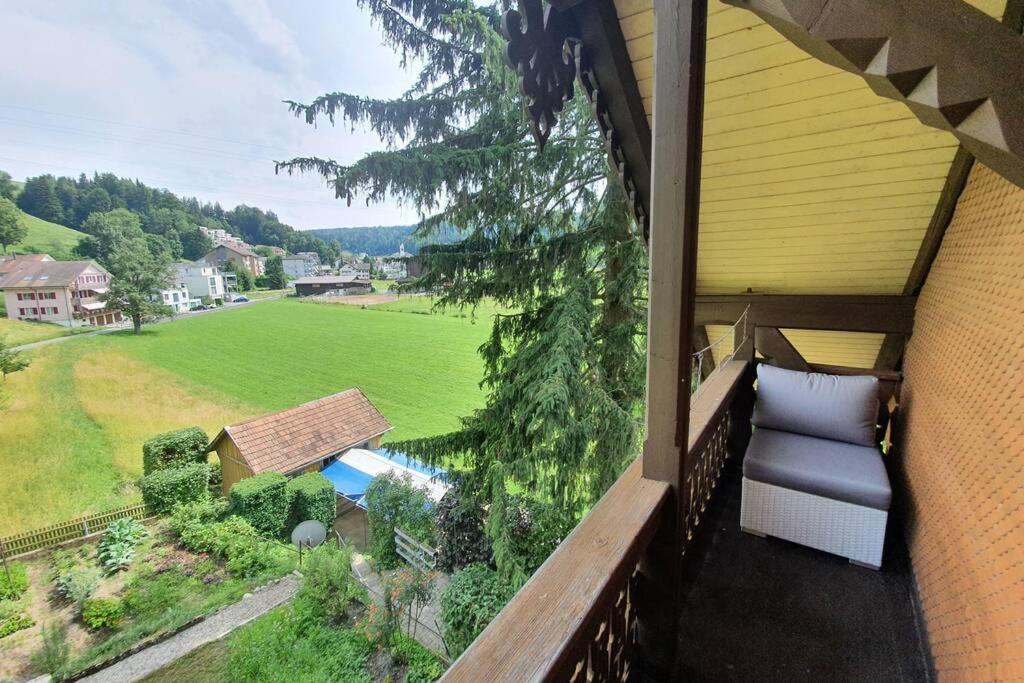 Schoene 3 1/2 Zimmer Wohnung In Der Zentralschweiz Menznau Exterior foto